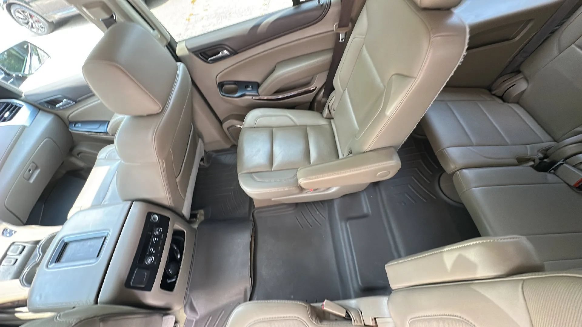 Used 2018 GMC Yukon SLT w/ Open Road Package AWD/4WD image 26