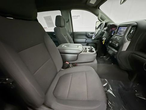 Used 2022 Chevrolet Silverado 2500 Custom w/ Custom Value Package image 26