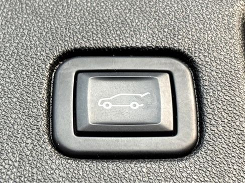Used 2022 Chevrolet Equinox Premier image 20