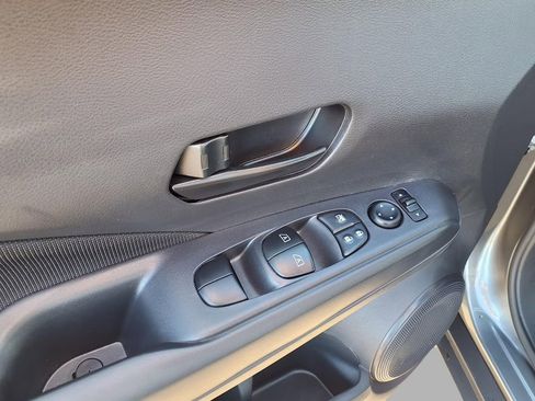 Certified 2025 Nissan Kicks Play S image 19