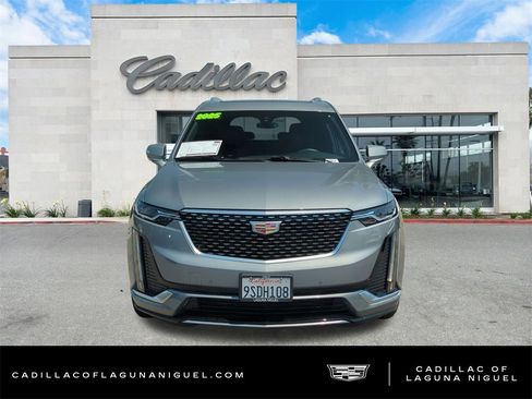 Used 2025 Cadillac XT6 Luxury image 2