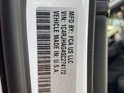 Used 2025 Jeep Grand Cherokee Laredo X image 26