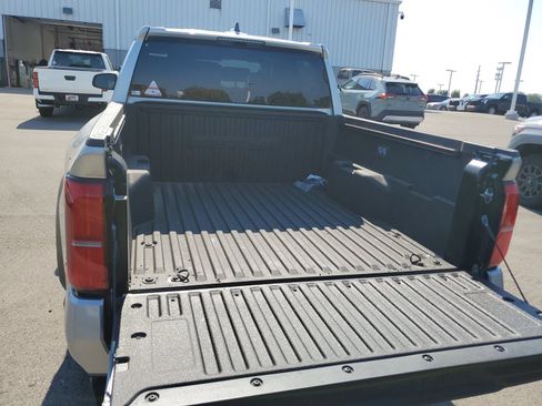 Certified 2026 Toyota Tacoma TRD Off-Road AWD/4WD image 9