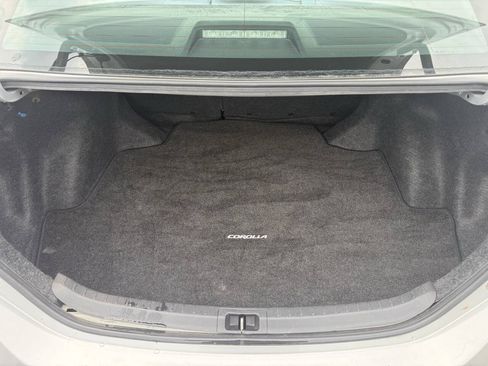 Used 2015 Toyota Corolla LE FWD image 10