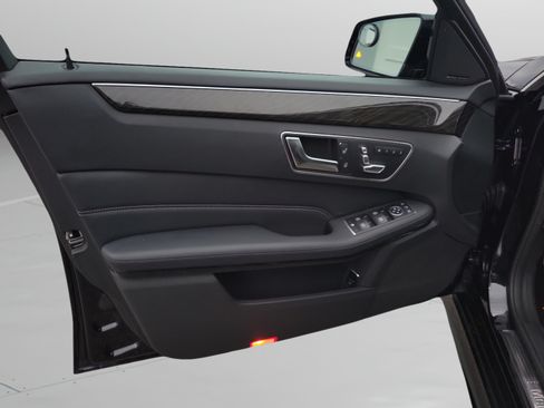 Used 2016 Mercedes-Benz E 250 Sedan image 16