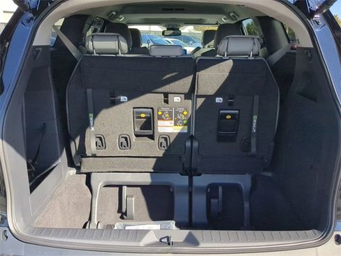New 2026 Toyota Sienna XLE image 13