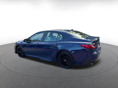 Used 2025 Toyota Camry SE image 10