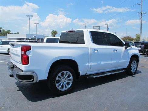 Used 2025 Chevrolet Silverado 1500 LTZ w/ Z71 Off-Road Package AWD/4WD image 3