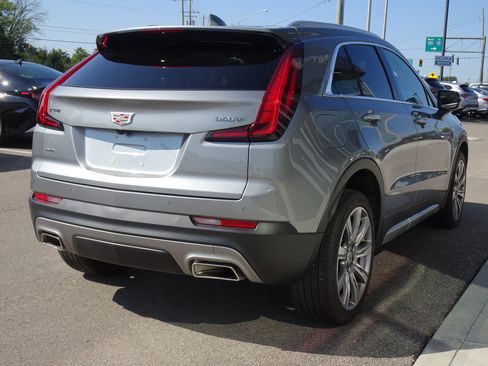 Used 2023 Cadillac XT4 Premium Luxury w/ Technology Package AWD/4WD image 5