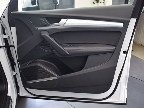 Certified 2025 Audi Q5 2.0T Premium Plus w/ Premium Plus Package image 14