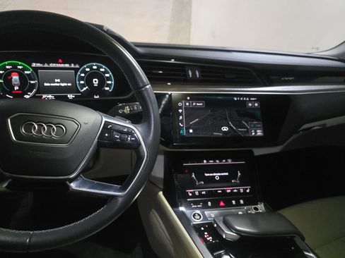 Used 2022 Audi e-tron Premium Plus w/ Premium Plus Package image 11