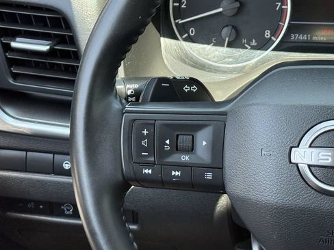 Used 2025 Nissan Rogue SV AWD/4WD image 13