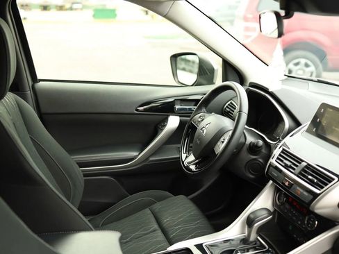 Used 2020 Mitsubishi Eclipse Cross SE image 50