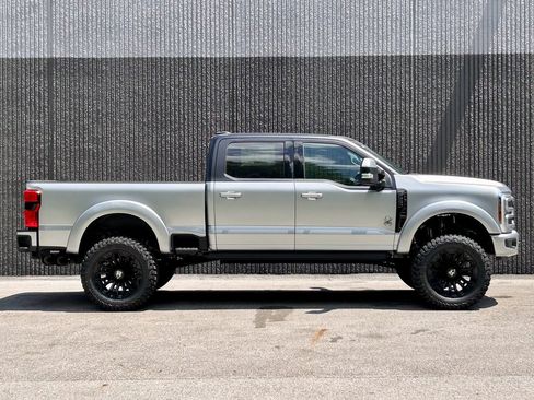 New 2026 Ford F250 Lariat w/ Black Appearance Package AWD/4WD image 7