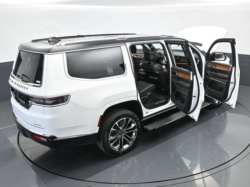 Used 2024 Jeep Grand Wagoneer Series III image 63