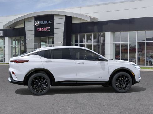 New 2026 Buick Envista Sport Touring image 5