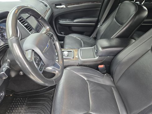 Used 2019 Chrysler 300 Limited image 14