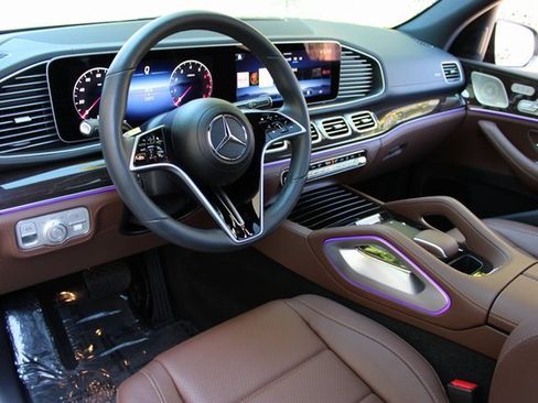 Used 2024 Mercedes-Benz GLE 450 4MATIC w/ AMG Line Exterior image 8