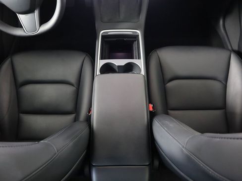 Used 2023 Tesla Model 3 Standard Range image 17