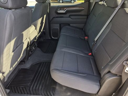 Used 2023 Chevrolet Silverado 1500 LT AWD/4WD image 33