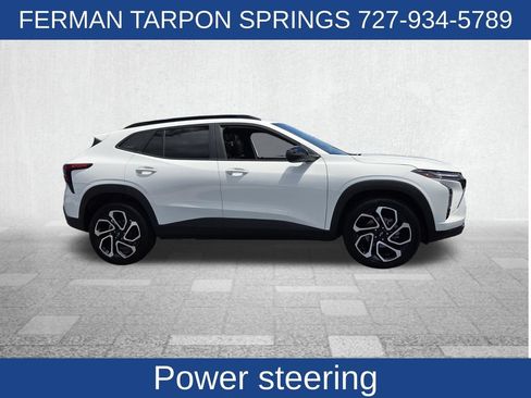 Used 2025 Chevrolet Trax RS w/ Sunroof Package FWD image 13