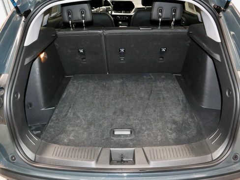 Used 2025 Chevrolet Trax LT w/ LT Convenience Package image 13