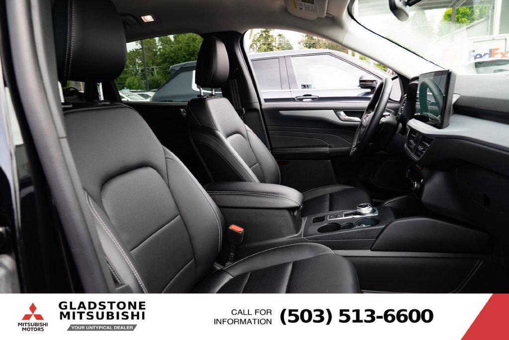 Used 2025 Ford Escape Platinum AWD/4WD image 26