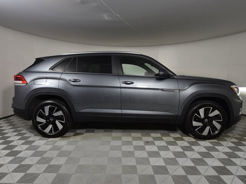 New 2025 Volkswagen Atlas Cross Sport SE image 8