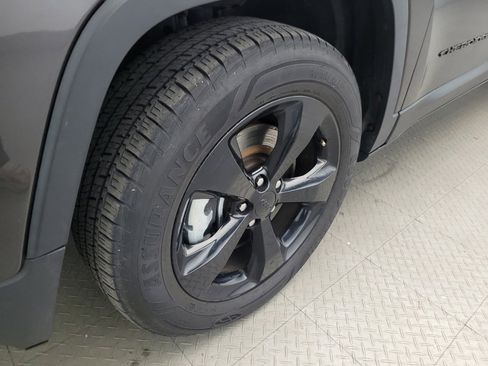 Used 2016 Jeep Cherokee High Altitude AWD/4WD image 31