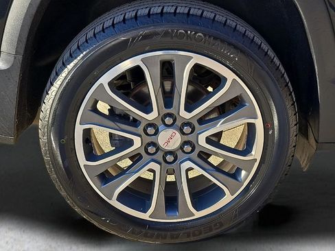 Used 2017 GMC Acadia SLT w/ LPO, Floor Liner Package image 8