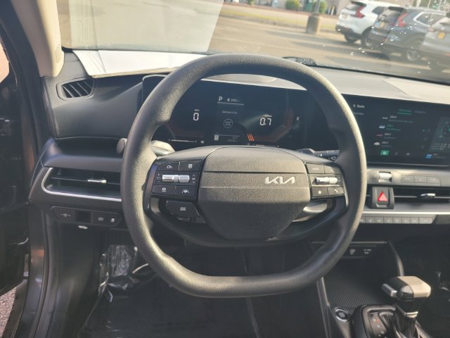 Used 2025 Kia K4 FWD image 30