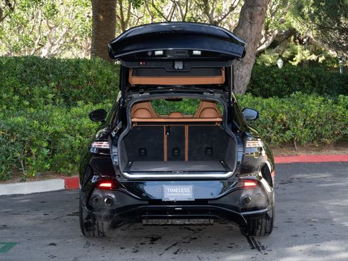 Used 2023 Aston Martin DBX 707 image 7