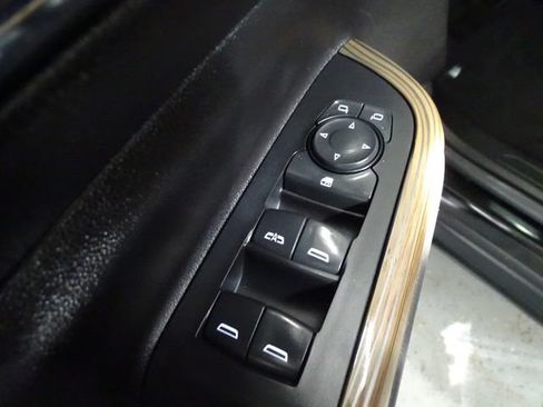 Certified 2023 GMC Acadia SLE w/ Driver Convenience Package AWD/4WD image 10