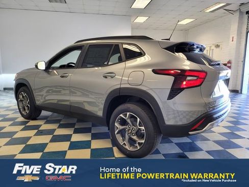 New 2026 Chevrolet Trax LT w/ Driver Confidence Package FWD image 5