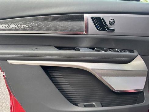 New 2026 Cadillac Vistiq Platinum image 11