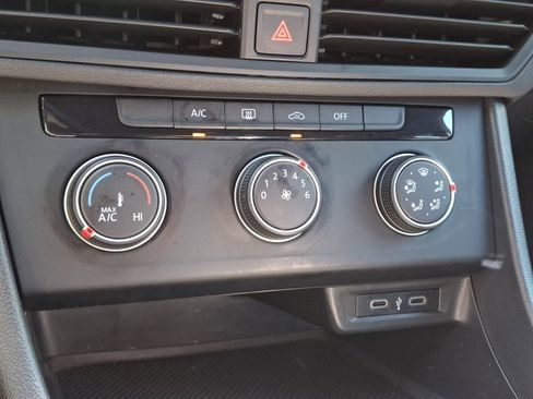 Certified 2022 Volkswagen Jetta Sport FWD image 16