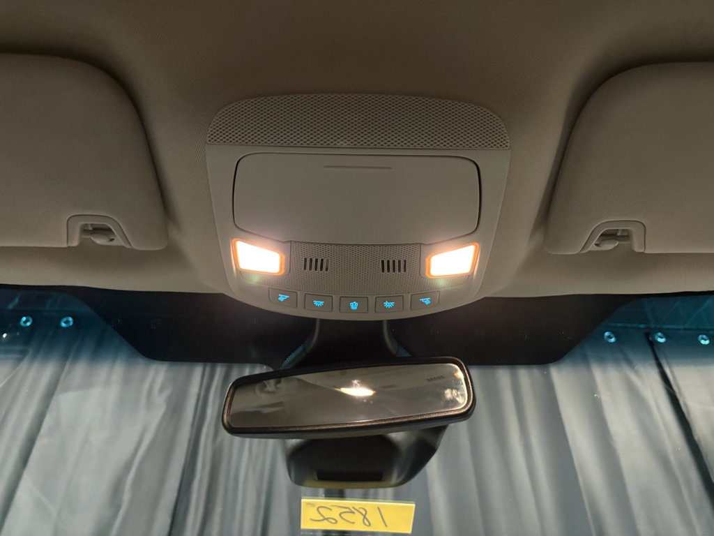 Used 2024 Ford Edge SEL AWD/4WD image 15