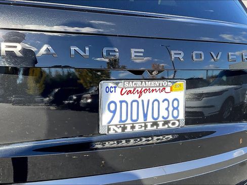 Used 2023 Land Rover Range Rover Long Wheelbase SE image 11