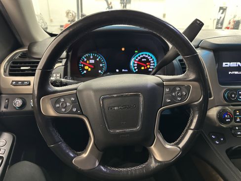 Used 2018 GMC Yukon Denali w/ Denali Ultimate Package image 18