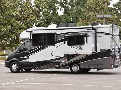 Used 2017 Mercedes-Benz Sprinter 3500 image 36