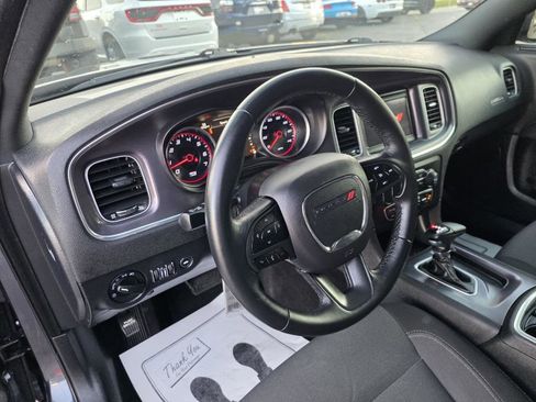Used 2018 Dodge Charger SXT RWD image 14
