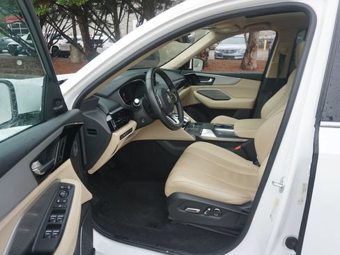 Used 2023 Acura MDX FWD w/ Technology Package image 2
