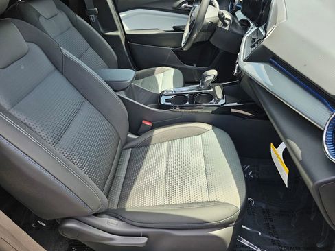 New 2026 Chevrolet Trax LT w/ Driver Confidence Package FWD image 9