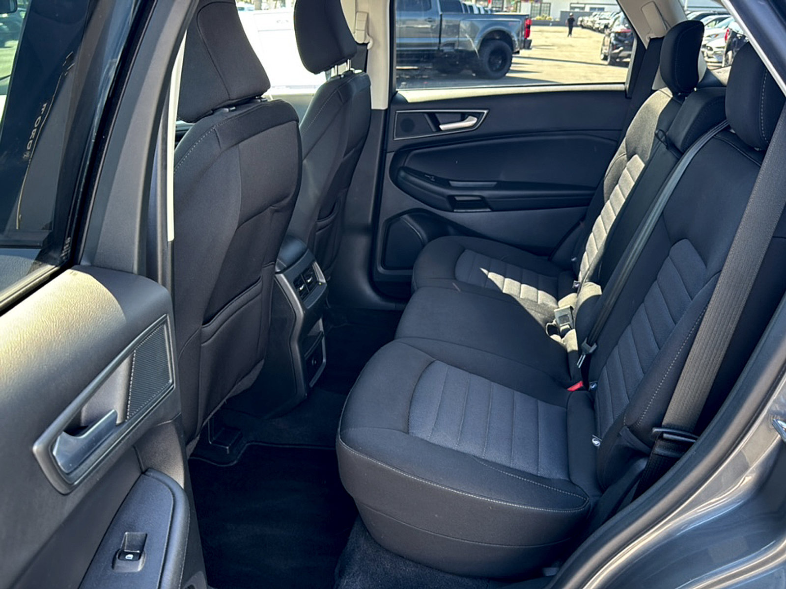 Used 2024 Ford Edge SE w/ Black Appearance Package AWD/4WD image 11