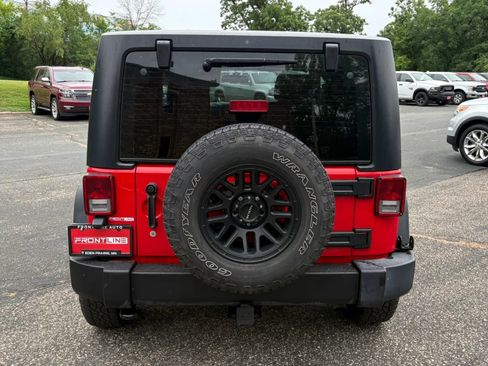 Used 2017 Jeep Wrangler Sport AWD/4WD image 7