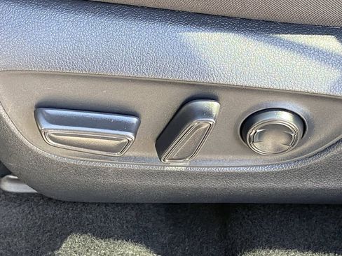 Used 2025 Toyota RAV4 XLE image 24