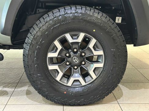 Certified 2023 Toyota Tacoma TRD Off-Road w/ Technology Package AWD/4WD image 8