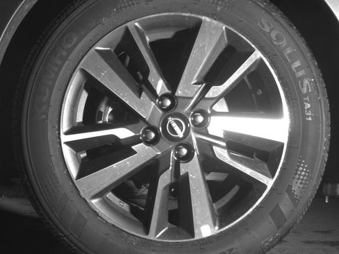 Used 2025 Nissan Versa SV FWD image 12