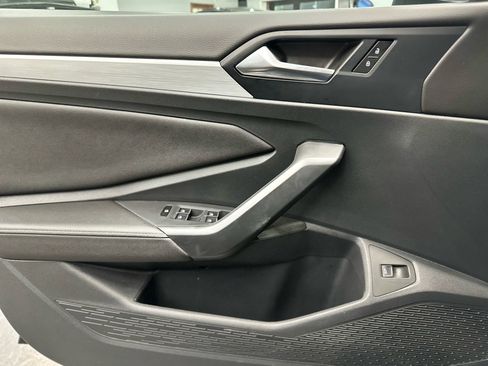 Used 2025 Volkswagen Jetta S image 24