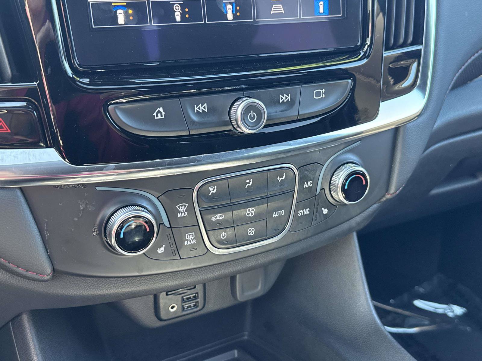 Used 2023 Chevrolet Traverse RS AWD/4WD image 30